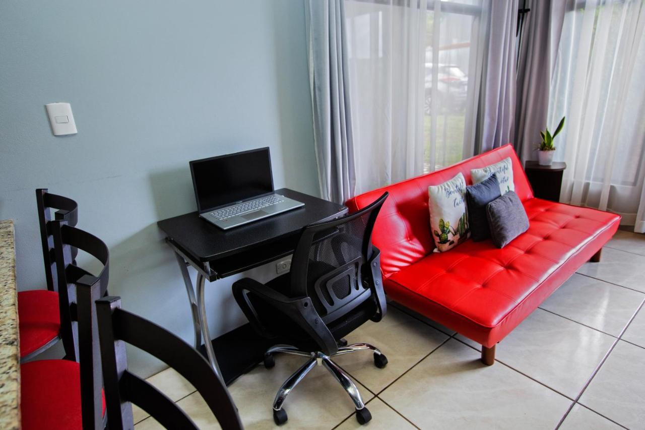 Casa Suculenta ,Monteverde Con Jacuzzi Privado Y Lavanderia ภายนอก รูปภาพ